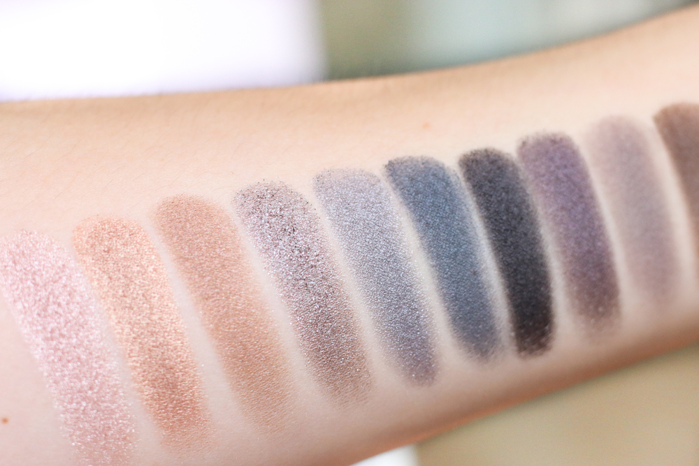 Naked_Smoky_Swatches_Blog_Review_Urban_Decay