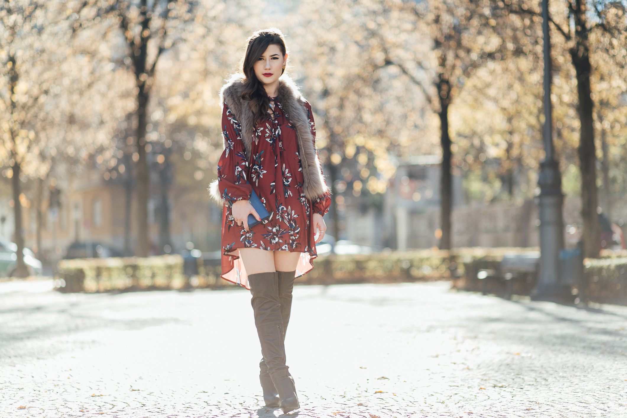 Fashion-Blogger-outfit-mit-overknee-stiefel-sara-bow