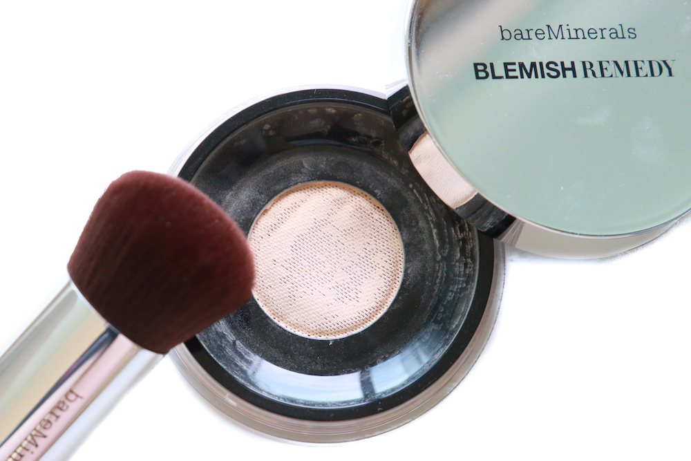Blemish-remedy-foundation-bare-minerals-beauty-blog-review