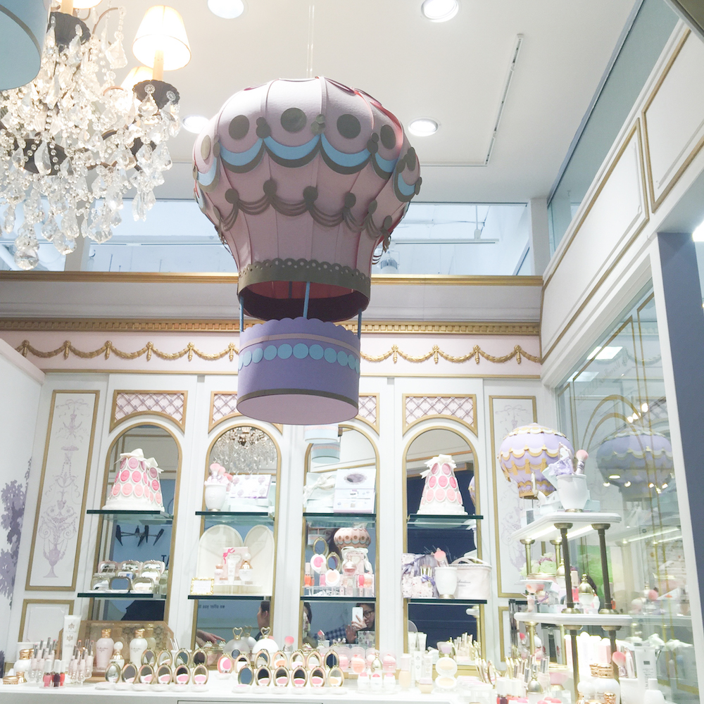 laforet-shopping-mall-tokyo-les-merveilleuses-laduree-beauty-shop