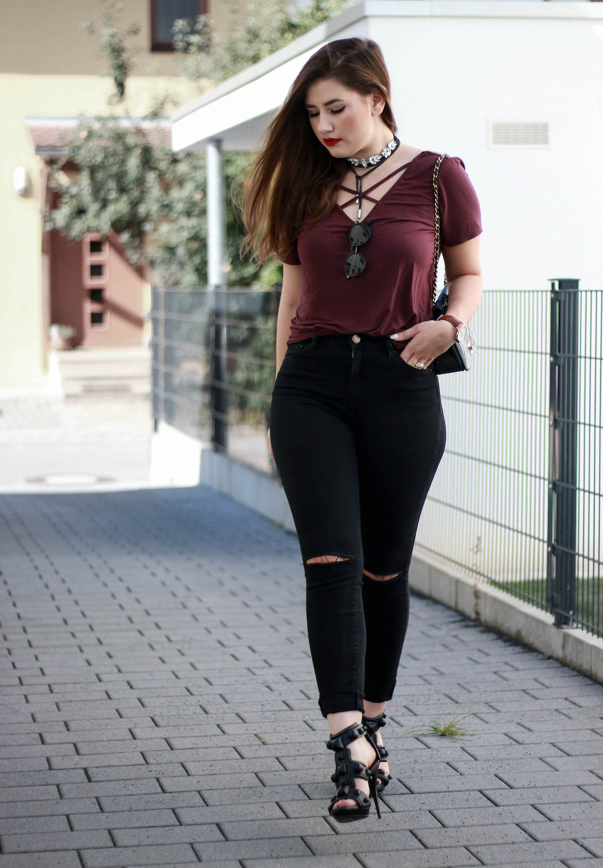 sara-bow-fashion-blogger-asos-jeans-burberry-heels-zara-schmuck