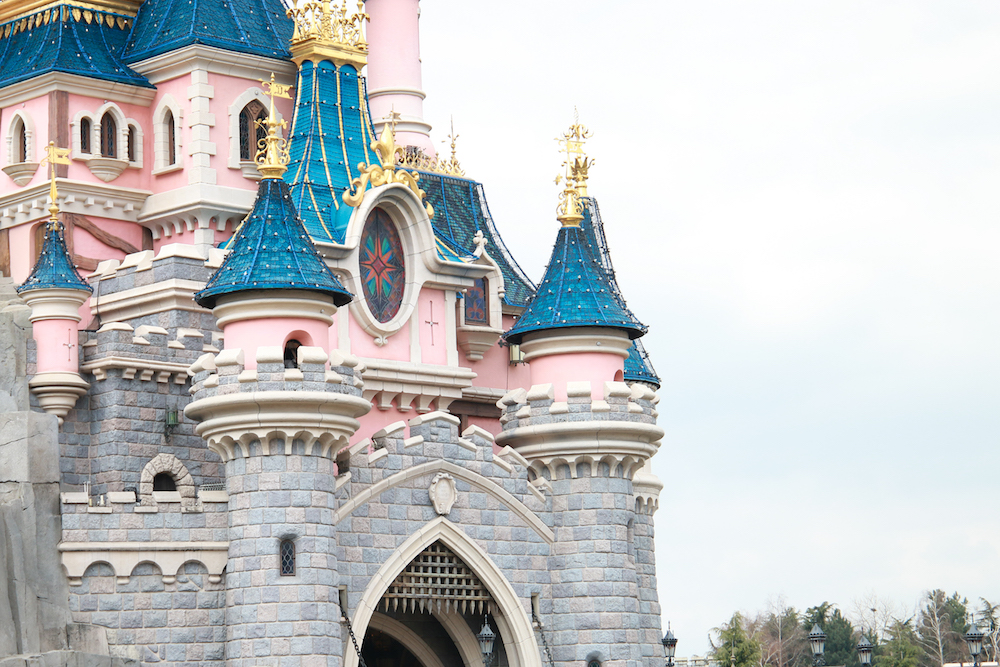 <em>Disneyland Paris</em> Outfit mit <strong>Cinderella</strong> Tasche